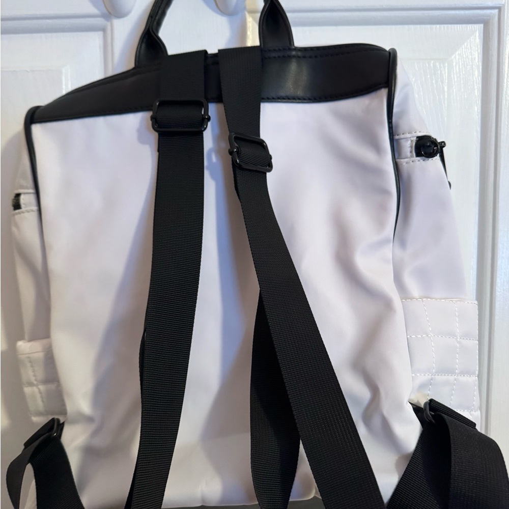 Stylish White Backpack - Picture 2 of 10